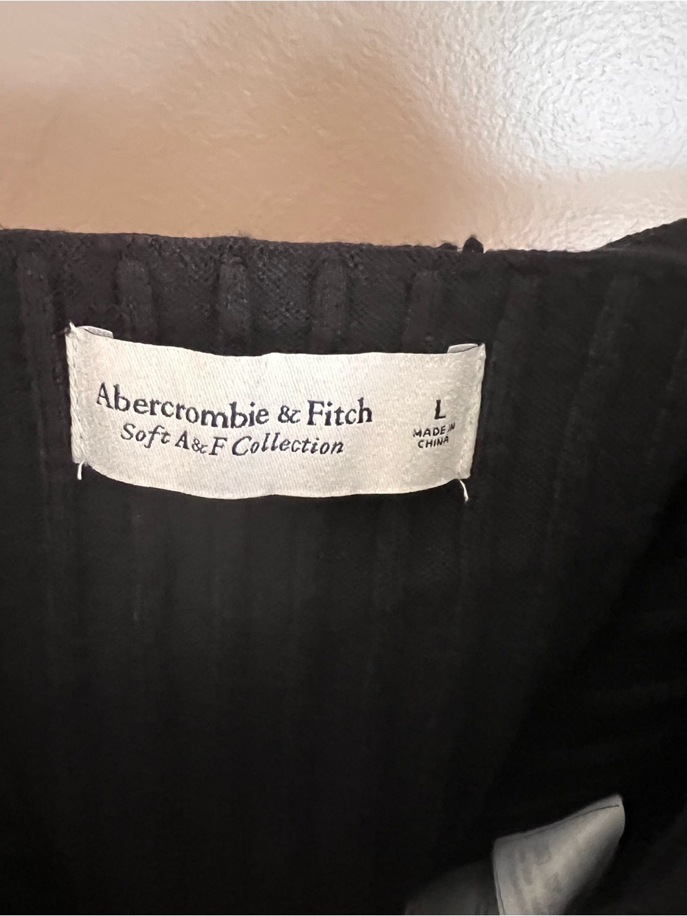 Abercrombie Black Ribbed V-Neck Knit Cami Top - Picture 3 of 4